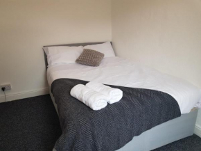 Spacious Pristine Serviced Accommodation 3